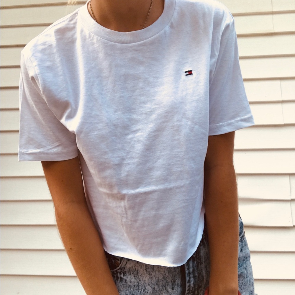 Tommy Hilfiger Tee - Picture 3 of 7